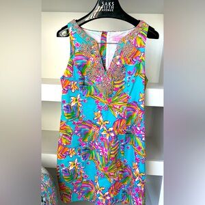 Lilly Pulitzer dress with gold embroidery, stunning! Bring blue, pink, gold! Sz6